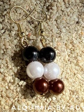 Alquimia Tri-Bead Drop Earrings in Black, White & Brown with Gold Hooks